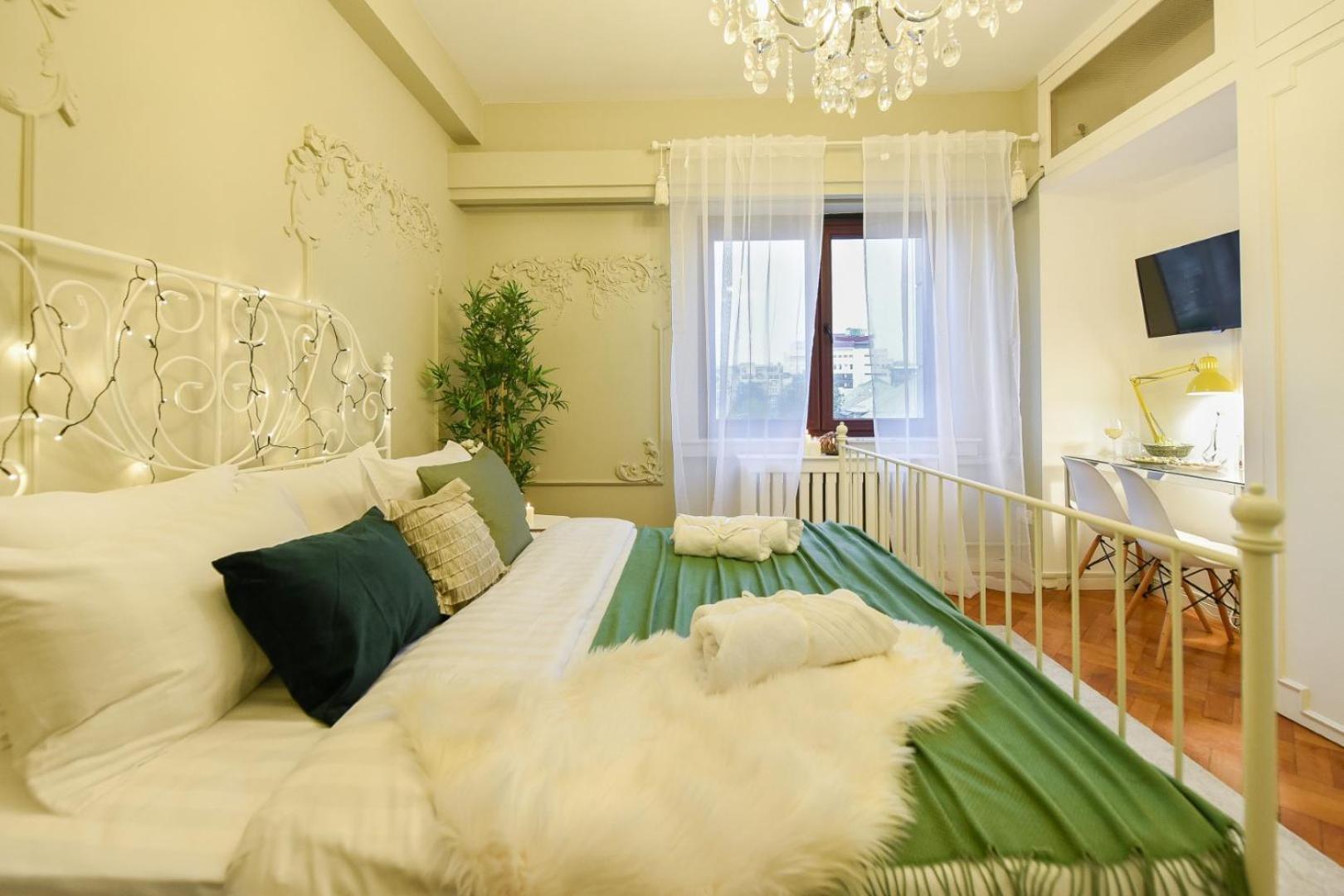 Cozy Studio Overlooking The Old Town Bucarest Esterno foto