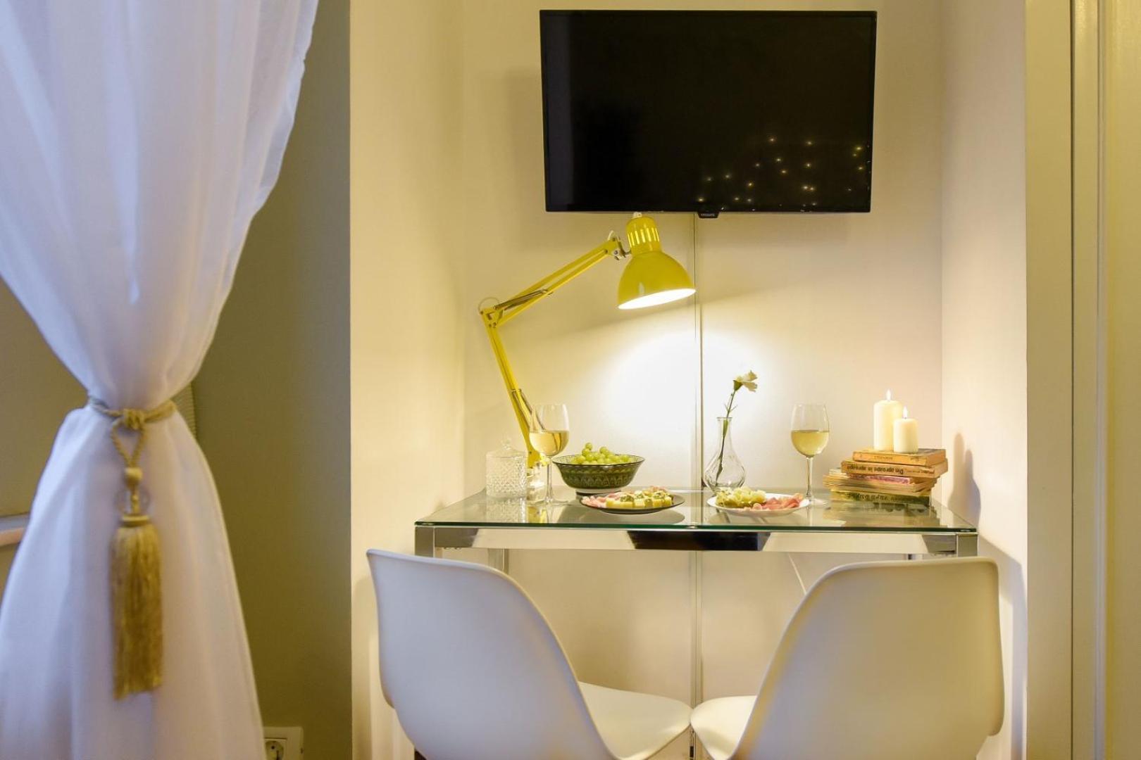 Cozy Studio Overlooking The Old Town Bucarest Esterno foto