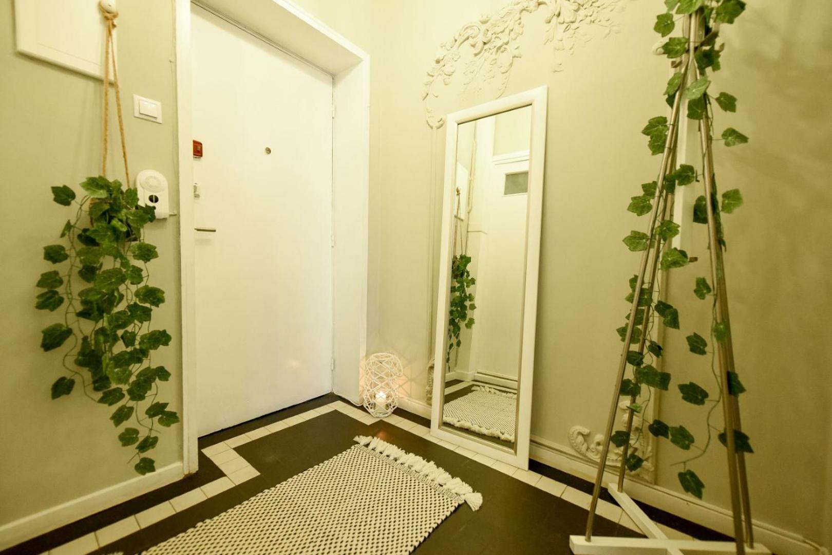Cozy Studio Overlooking The Old Town Bucarest Esterno foto