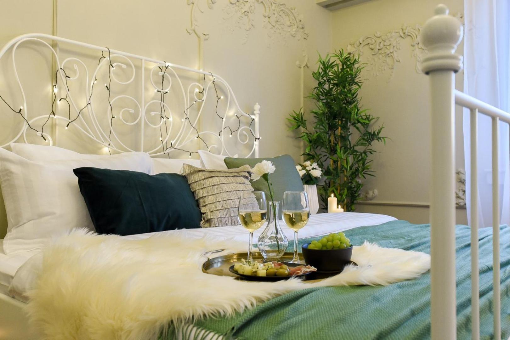 Cozy Studio Overlooking The Old Town Bucarest Esterno foto