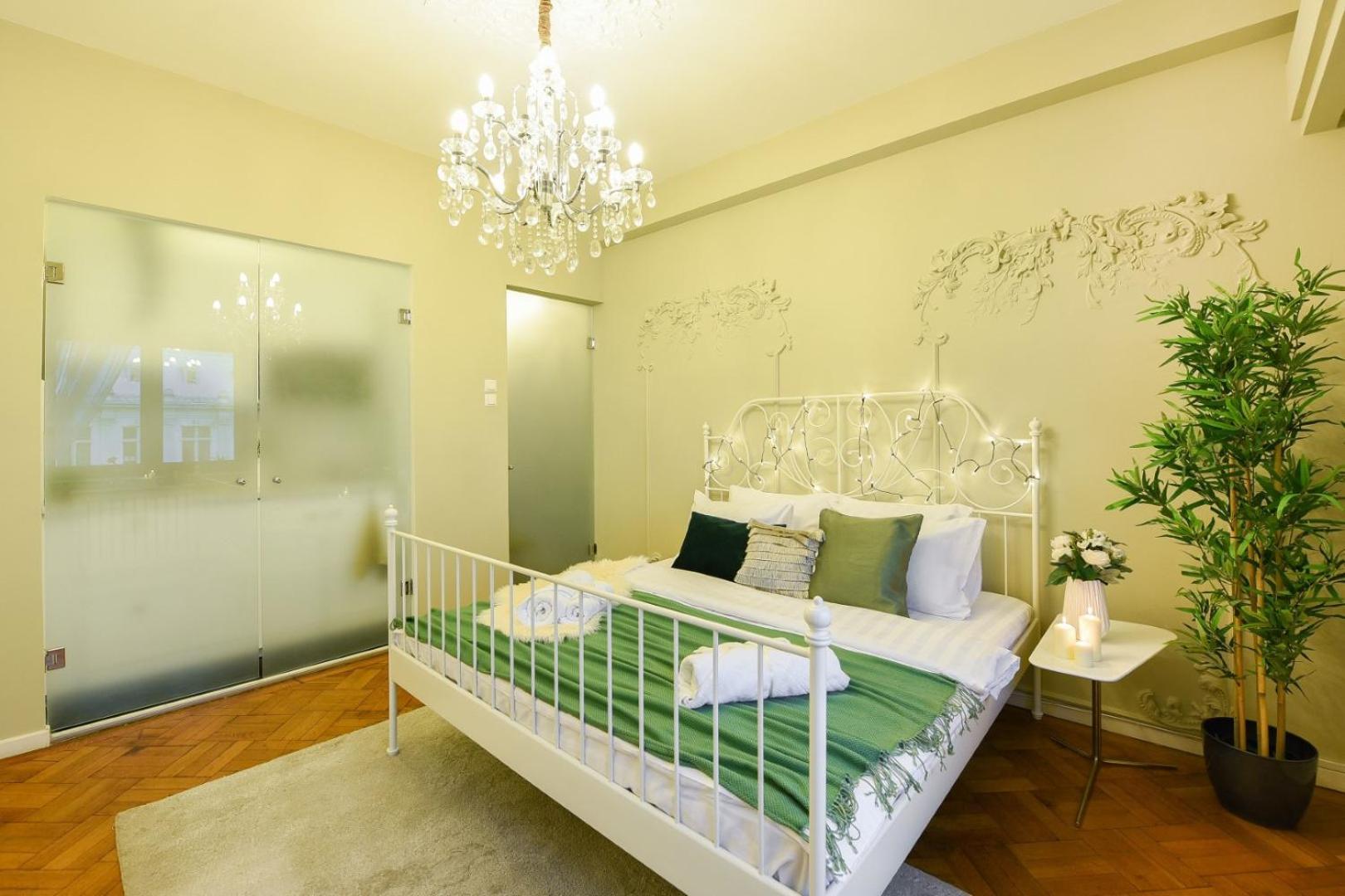Cozy Studio Overlooking The Old Town Bucarest Esterno foto