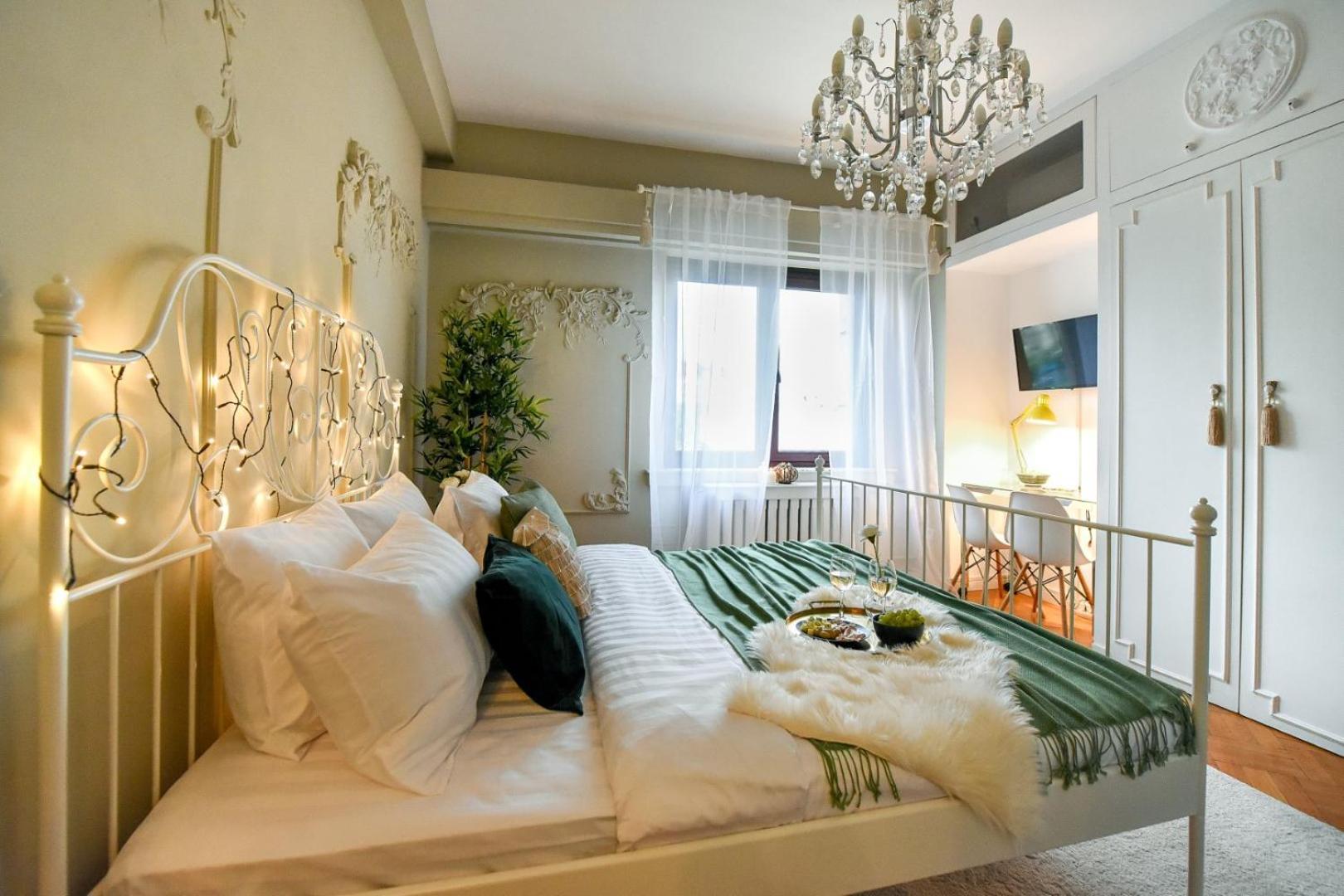 Cozy Studio Overlooking The Old Town Bucarest Esterno foto